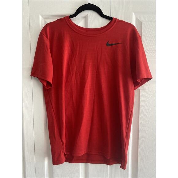 Men's Nike‎ Red Dri Fit Performance Medium Tee Shirt Athletic Gym Workout - Picture 1 of 6